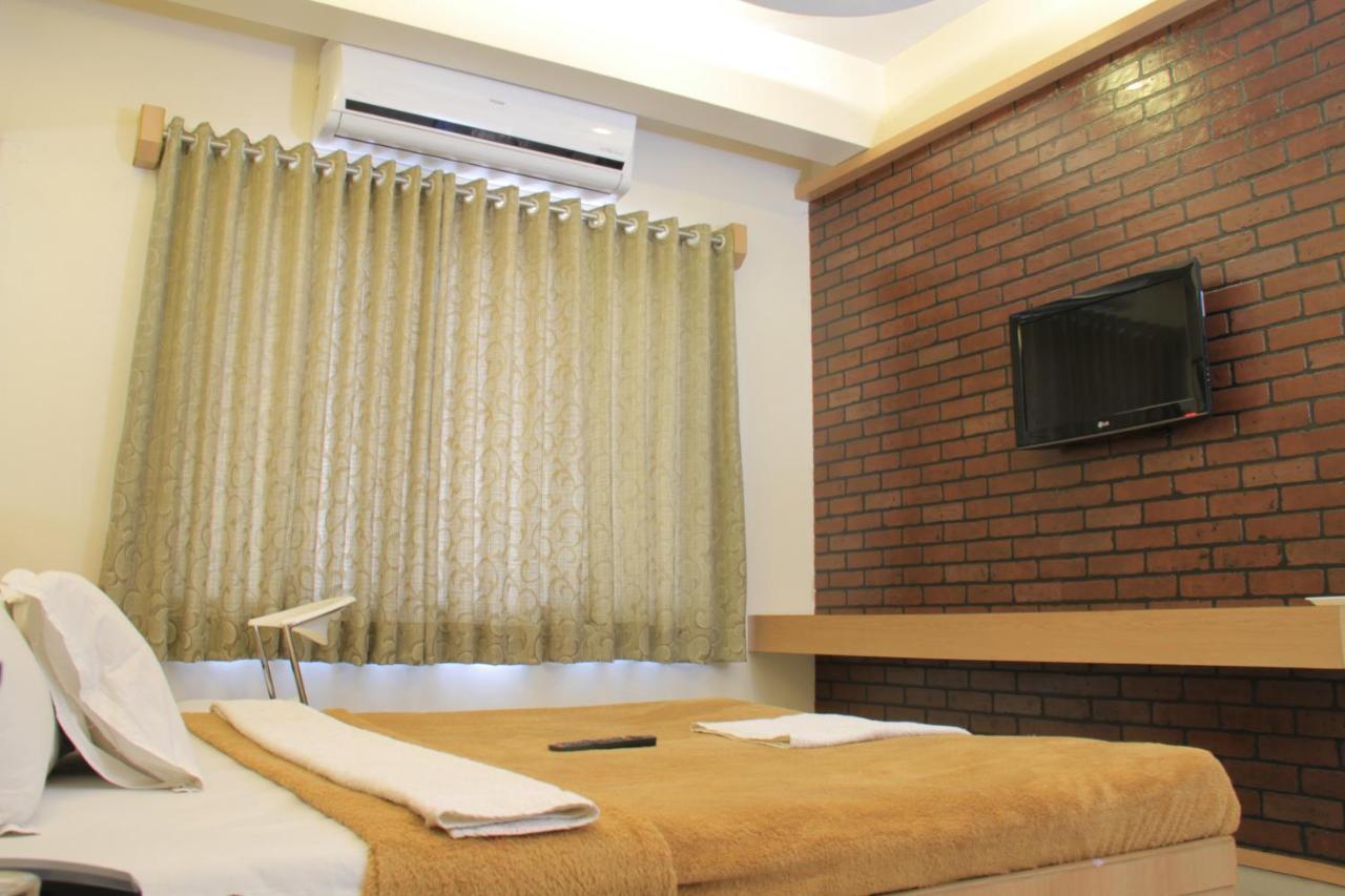 Hotel Sai Gurusthan Shirdi Zewnętrze zdjęcie