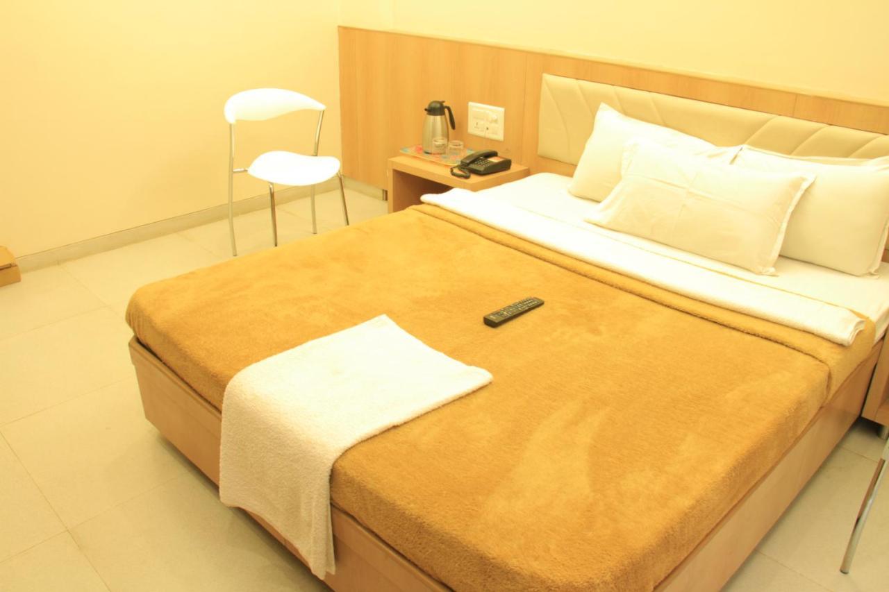 Hotel Sai Gurusthan Shirdi Zewnętrze zdjęcie