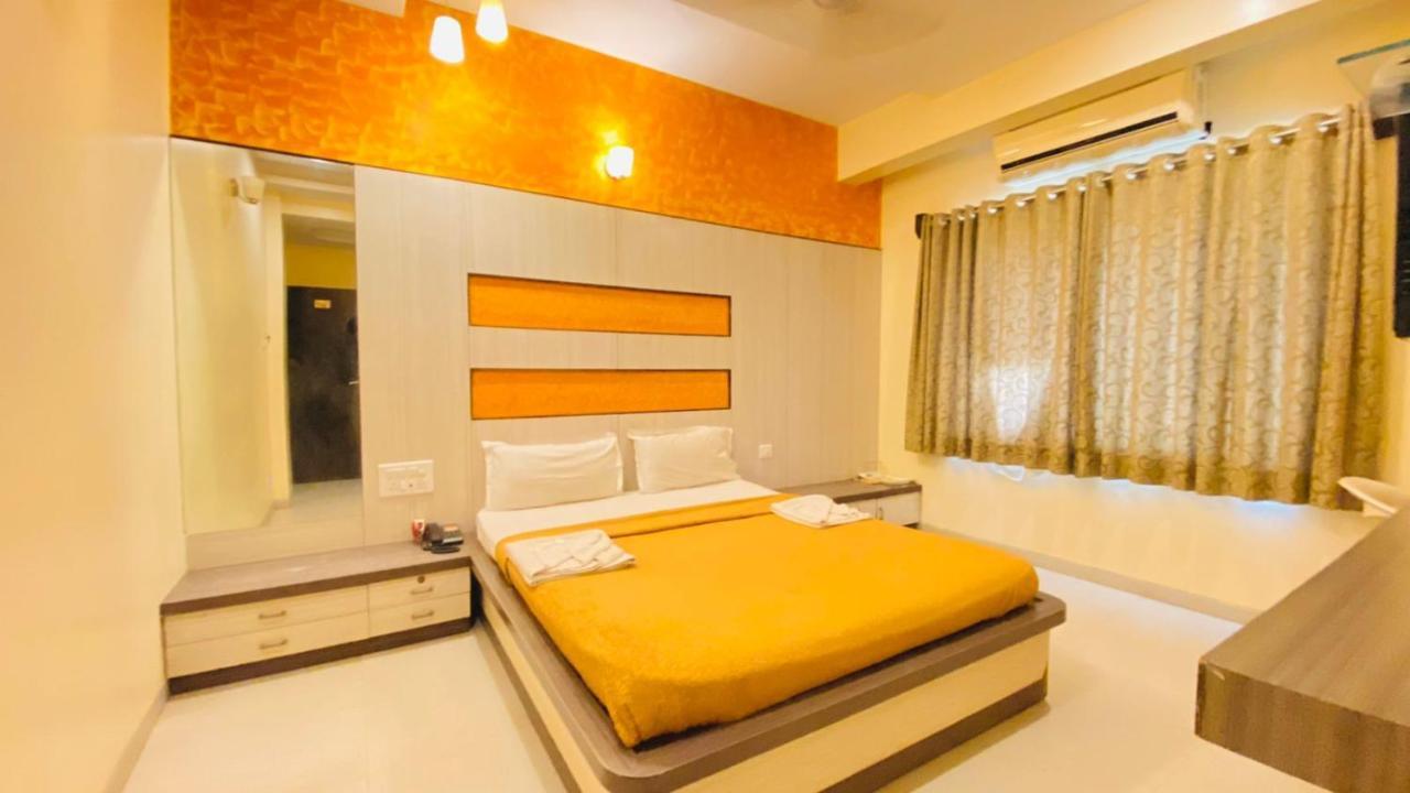 Hotel Sai Gurusthan Shirdi Zewnętrze zdjęcie
