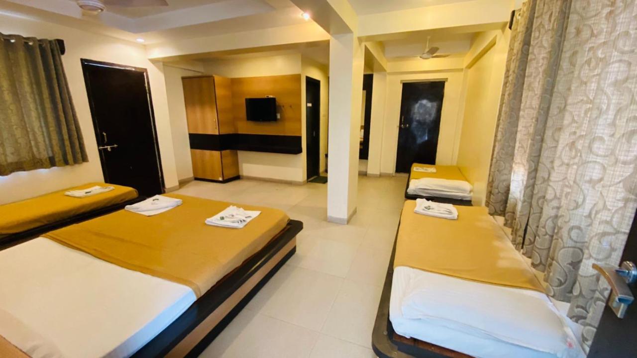 Hotel Sai Gurusthan Shirdi Zewnętrze zdjęcie